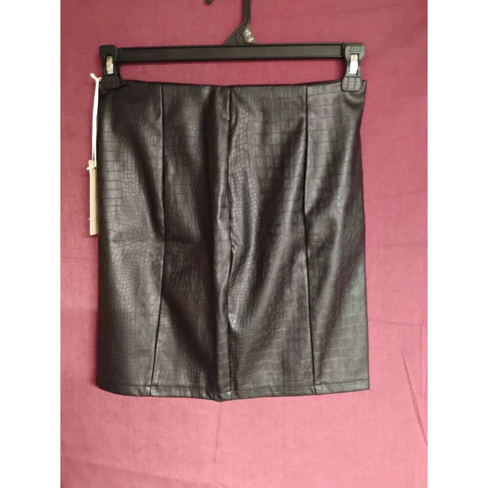 Iris Basic Faux Snake Leather Mini Skirt Size Small Black